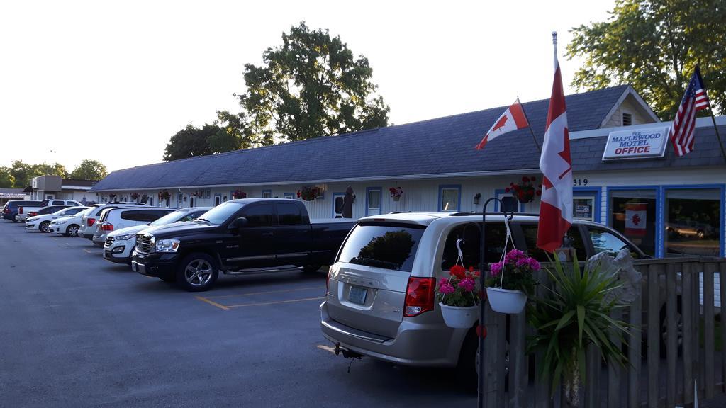 The Maplewood Motel ポート・エルジン エクステリア 写真