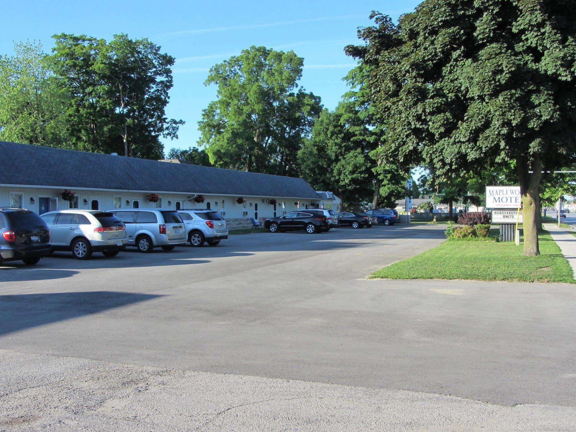 The Maplewood Motel ポート・エルジン エクステリア 写真